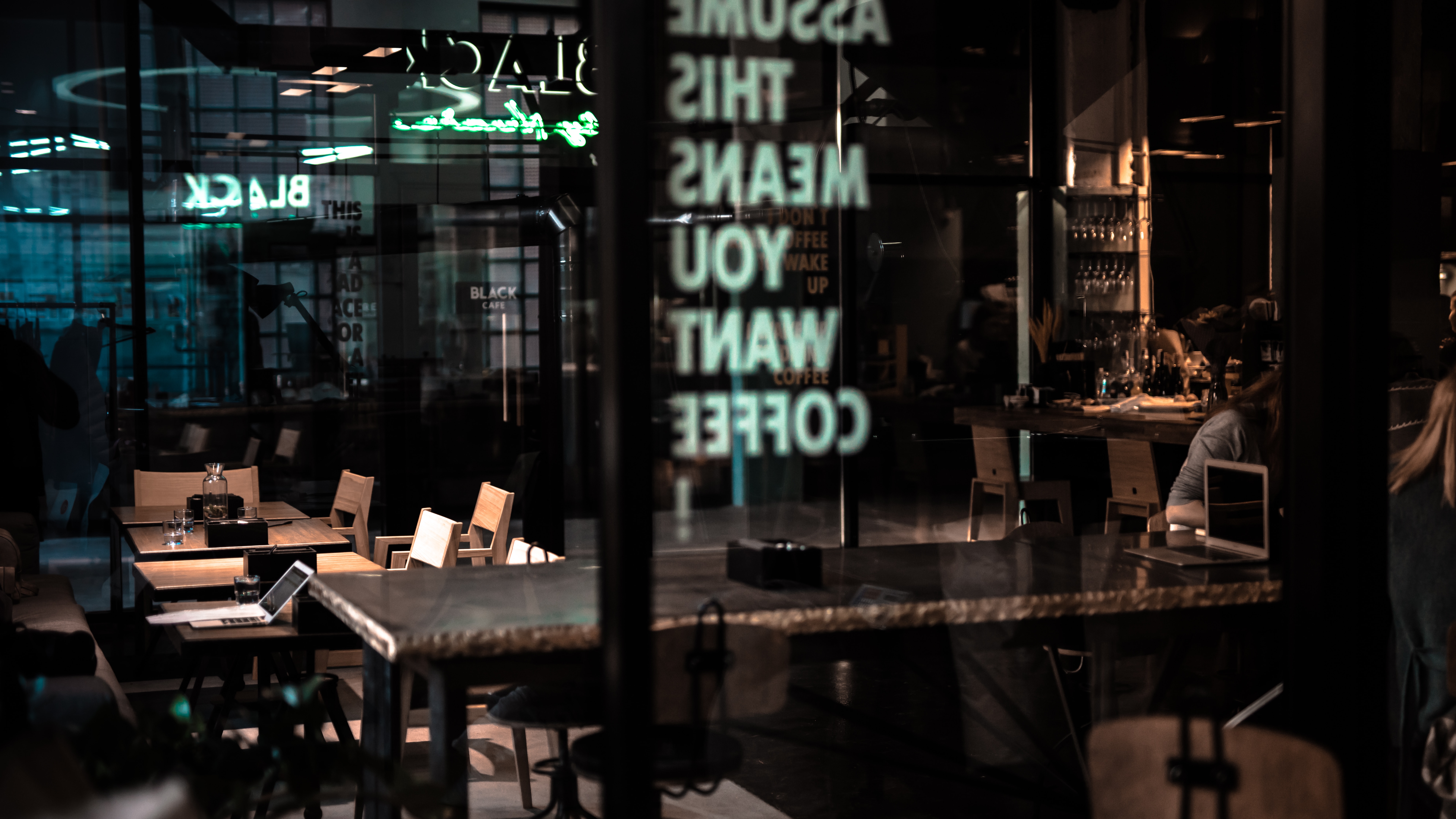 ODAN取得のTVコーヒーハウス店内写真